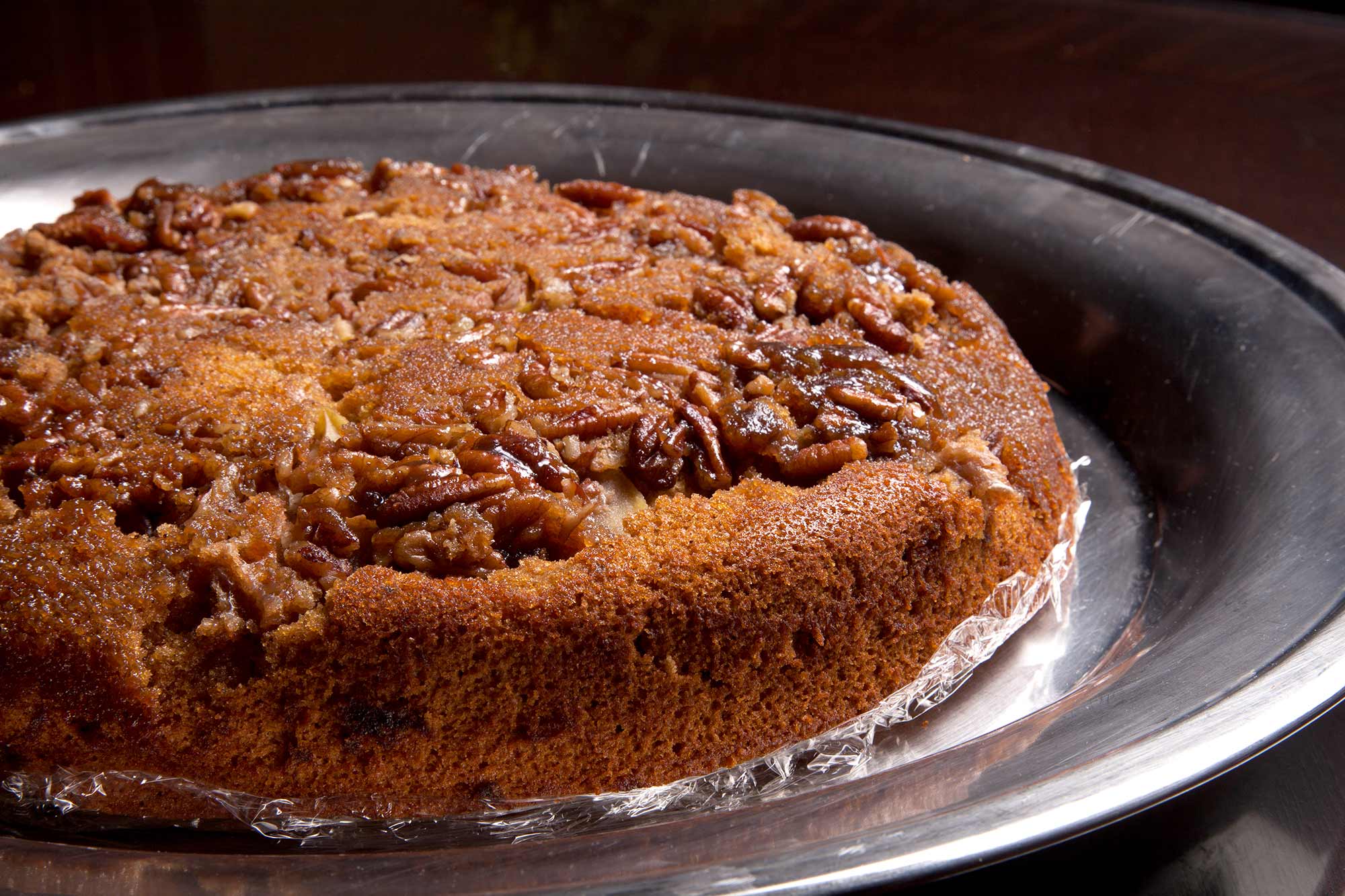 Apple Gingerbread Skillet Cake Recipe - Sorghum Checkoff