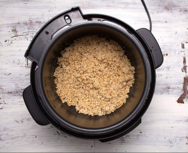 Sorghum in pressure cooker